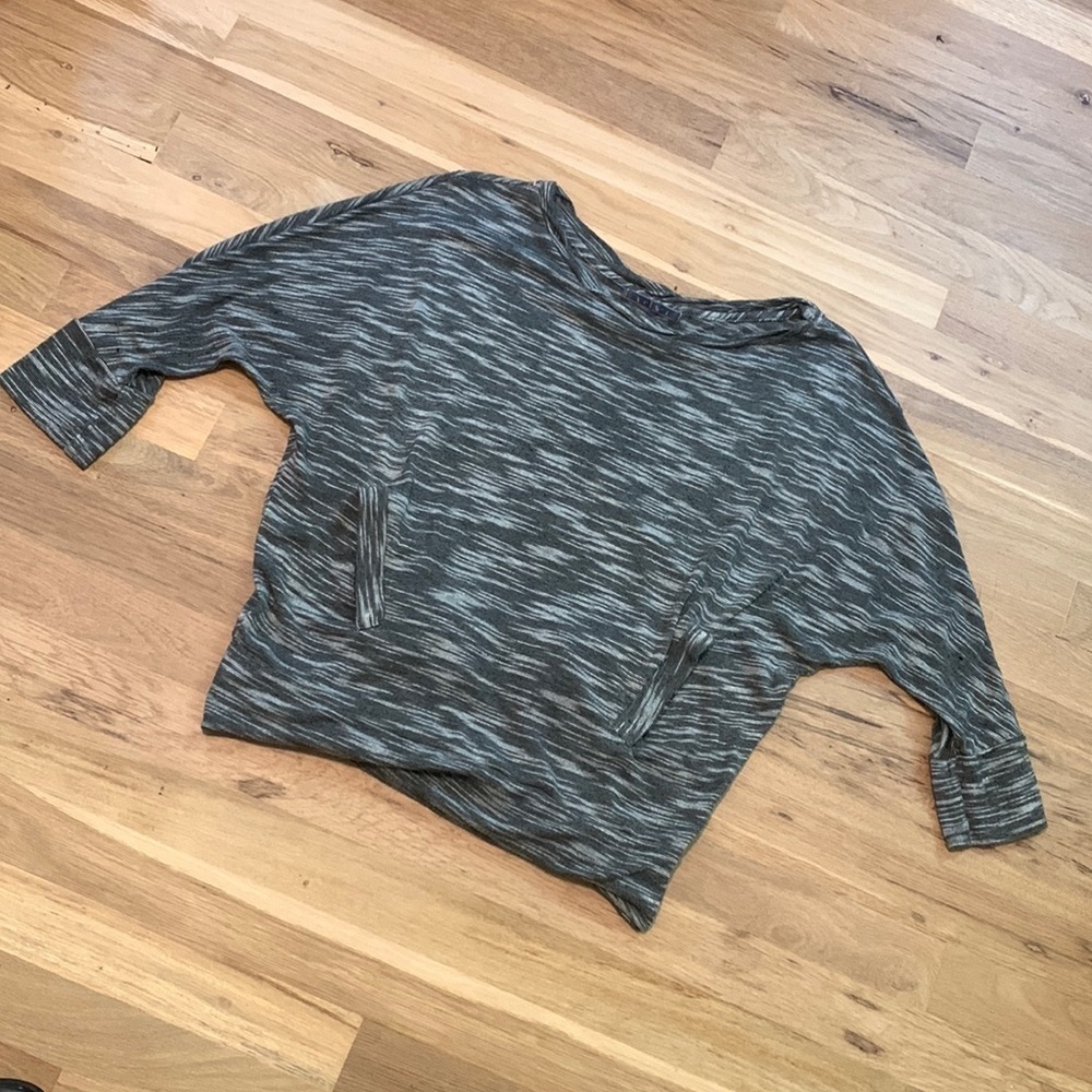 VELVET Crewneck Drop Shoulder 3/4 Sleeve Pullover w/ Pockets Women’s S
